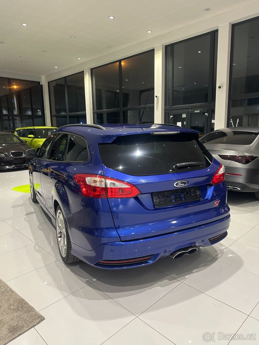 2013 Ford FOCUS - 17