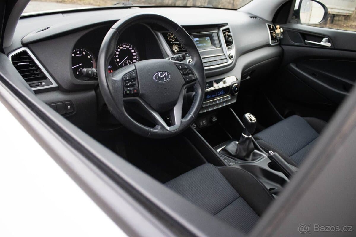 2017 Hyundai TUCSON - 17