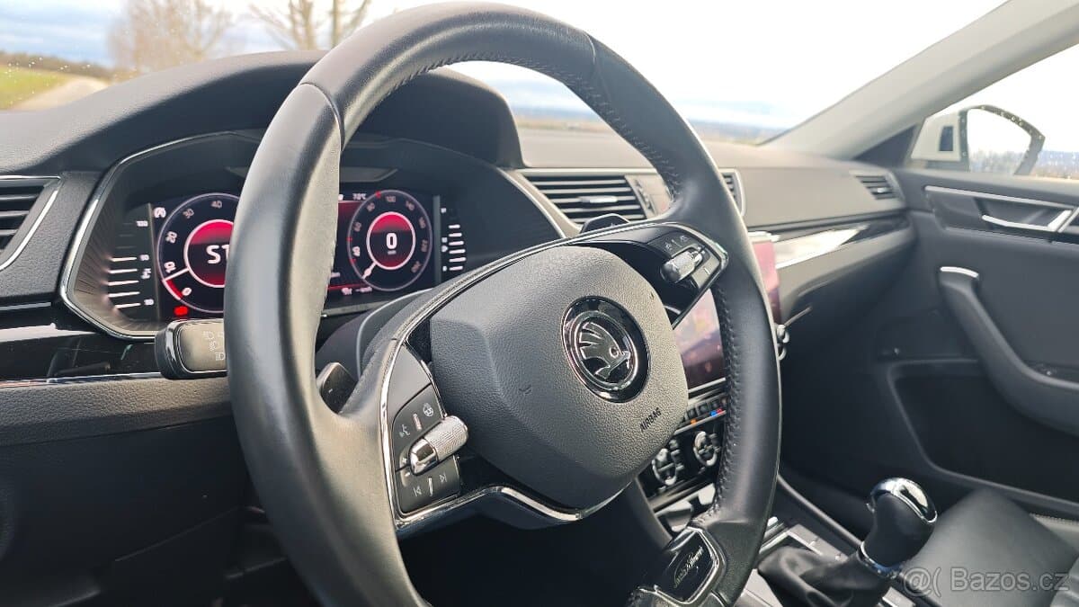 2021 Škoda SUPERB - 17