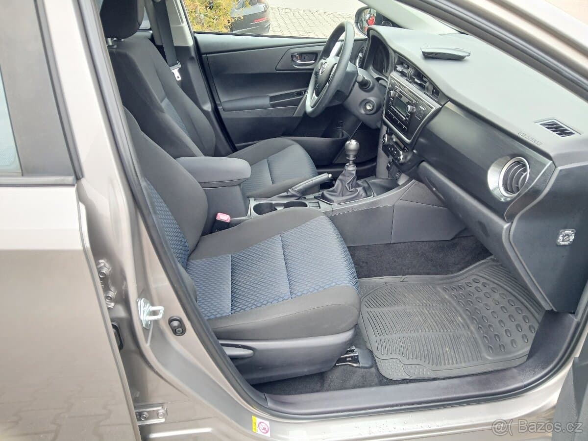 2014 Toyota AURIS - 17
