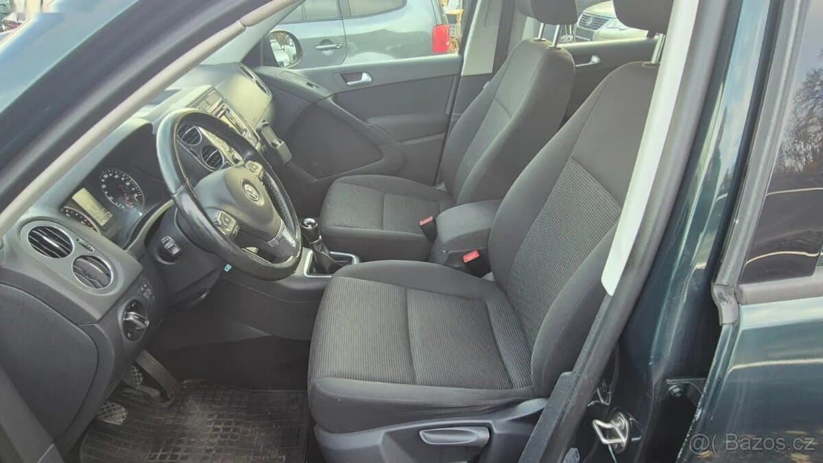 2012 Volkswagen TIGUAN - 17