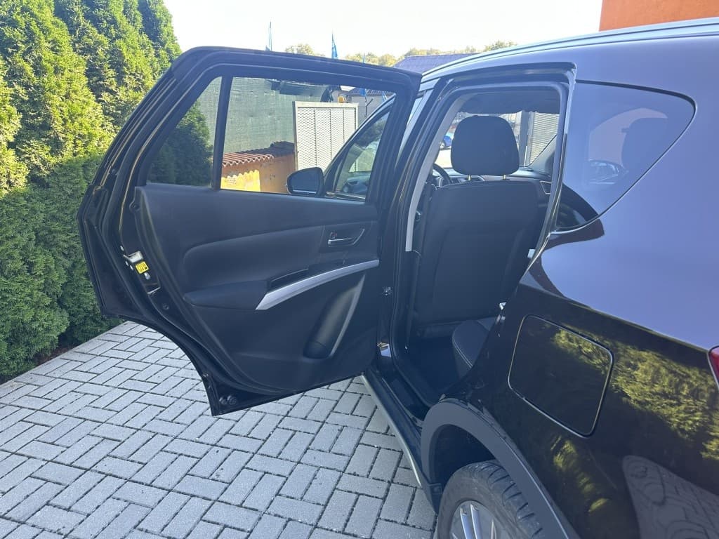 2015 Suzuki S-CROSS - 17