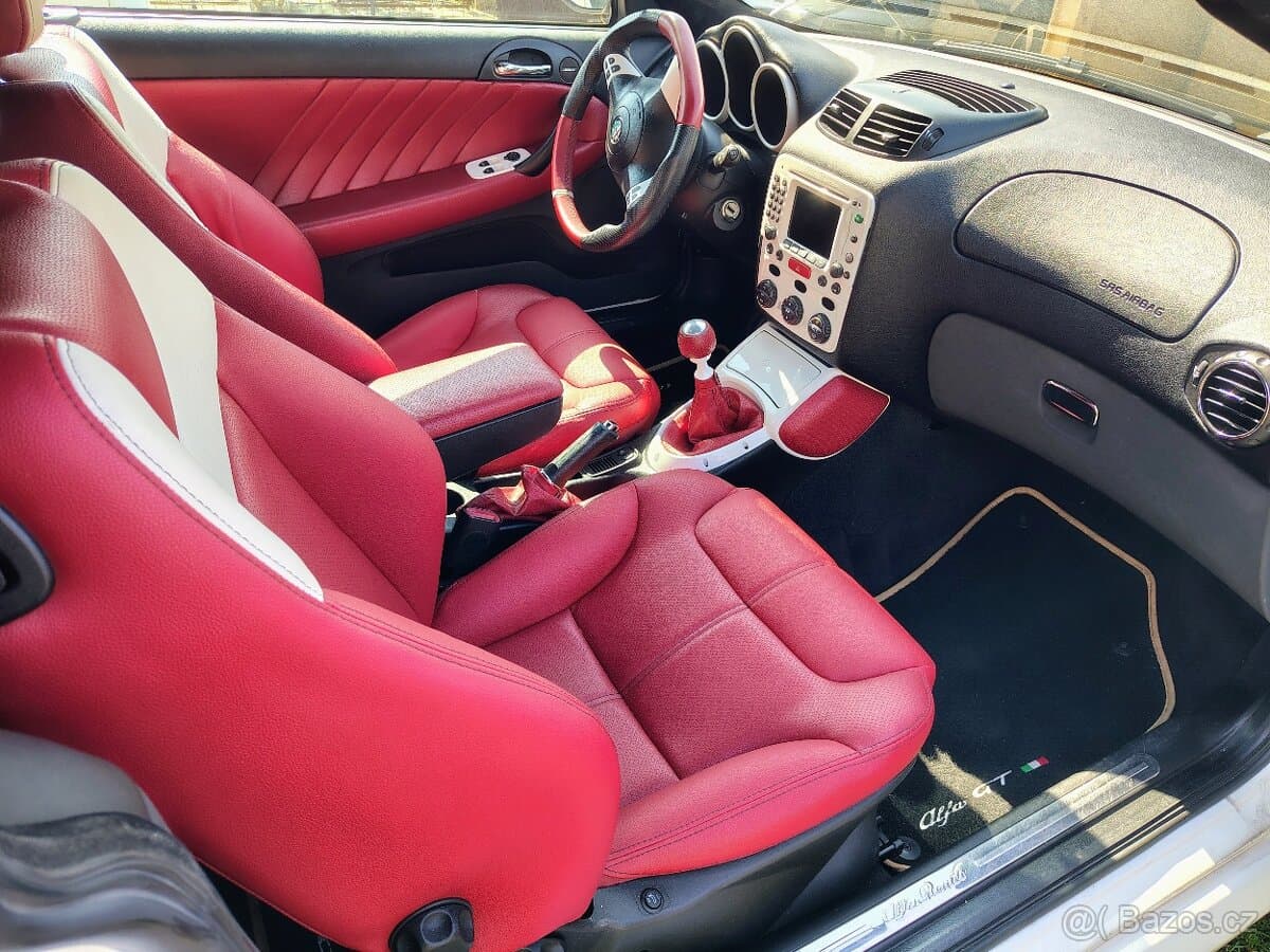 2005 Alfa Romeo GT - 17