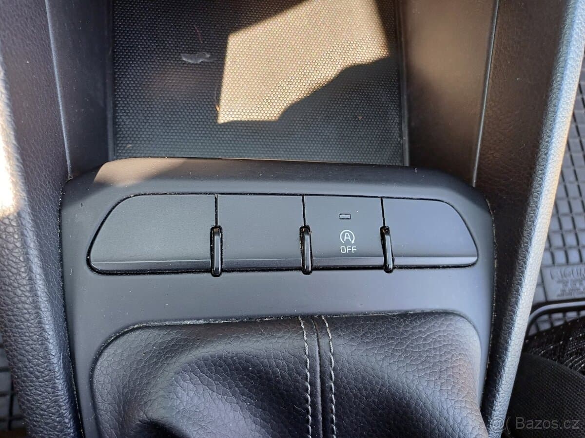 2018 Kia RIO - 17