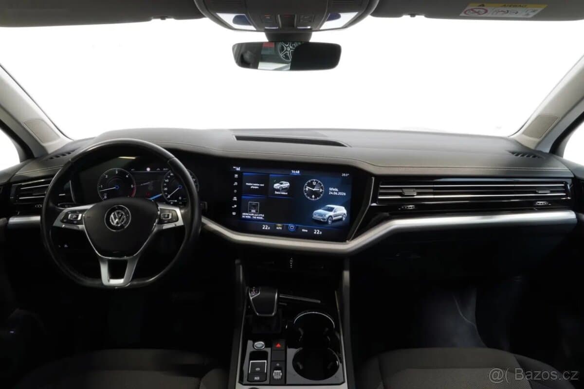 2019 Volkswagen TOUAREG - 17