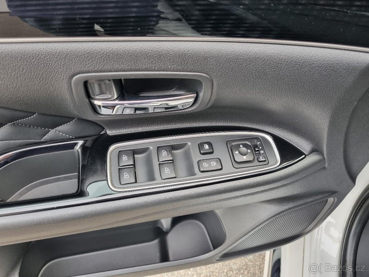 2021 Mitsubishi OUTLANDER - 17