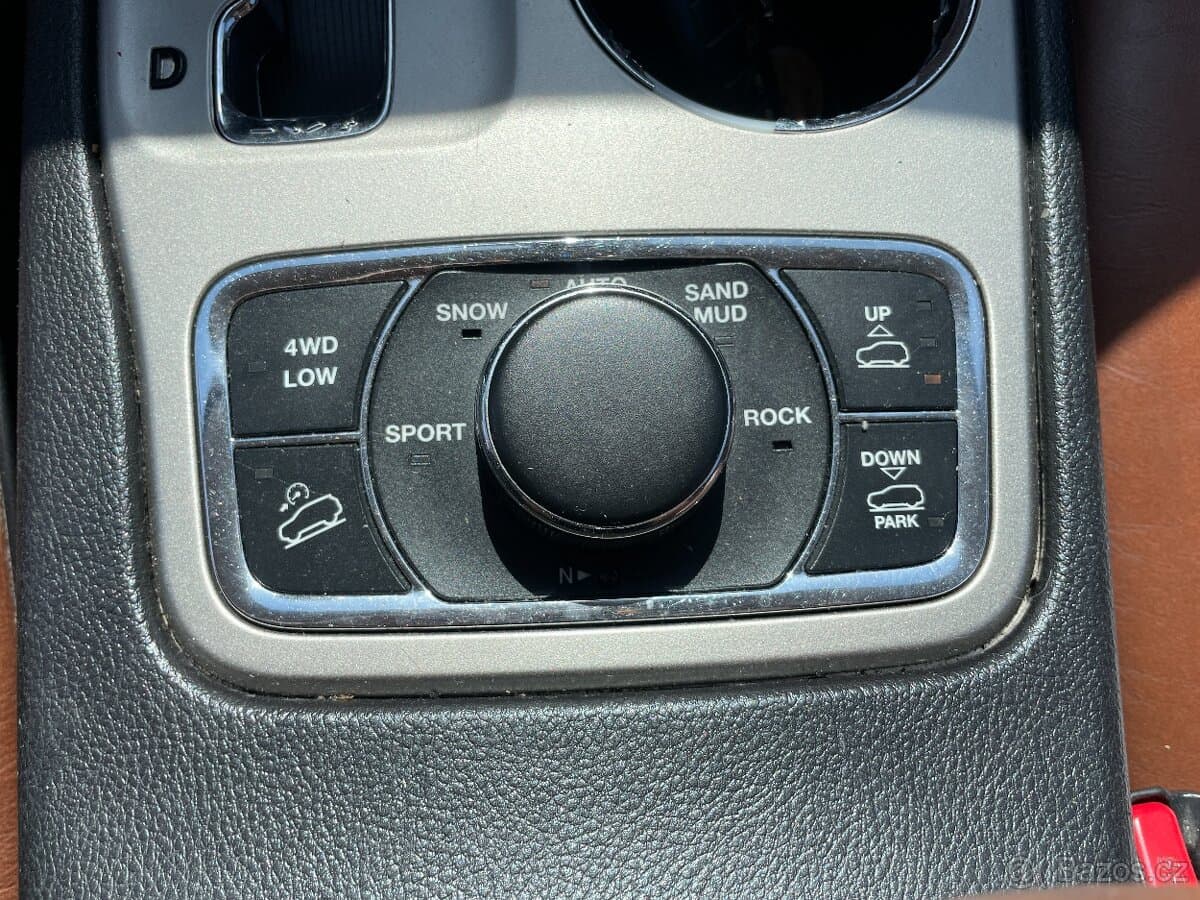 2013 Jeep CHEROKEE - 17