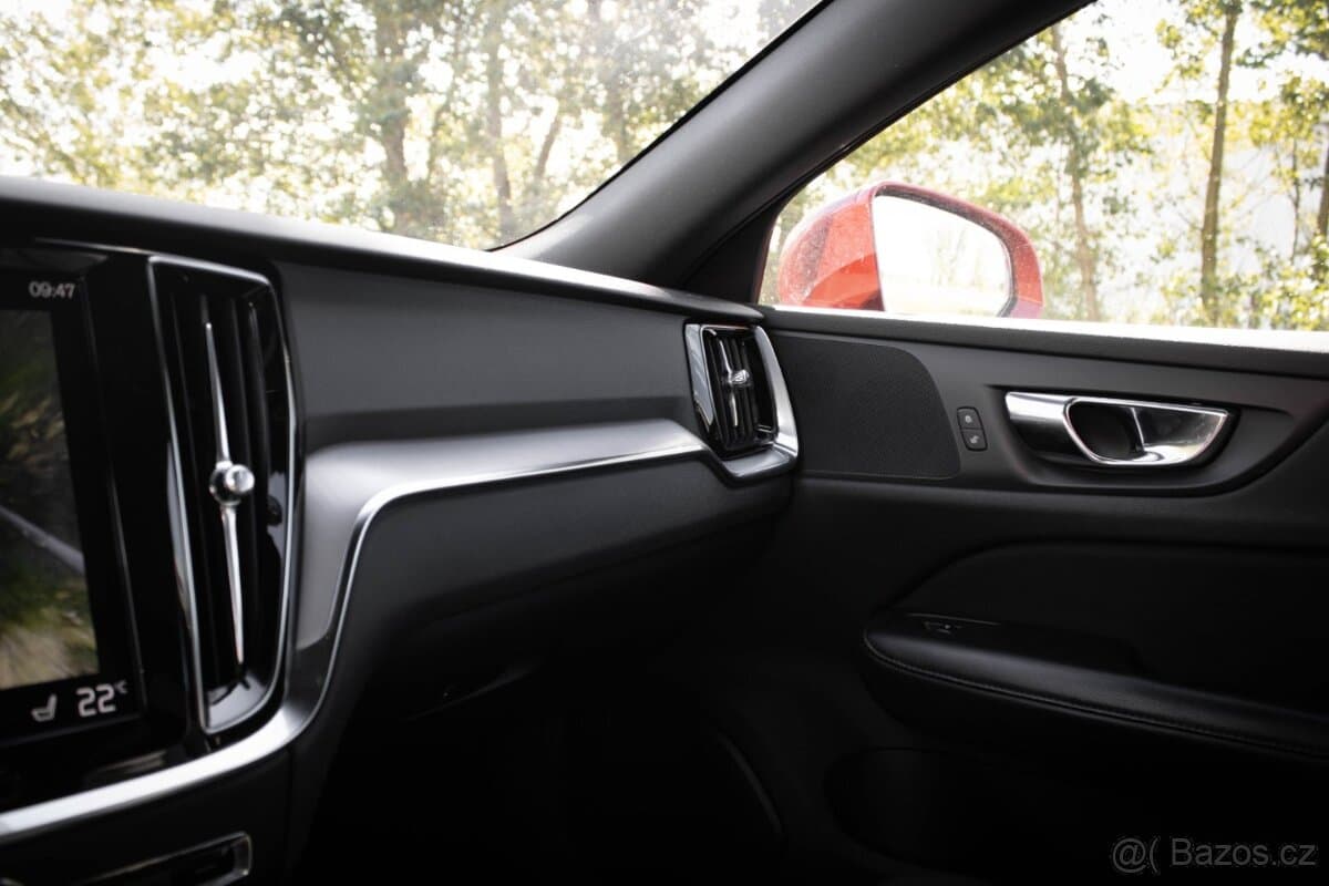 2018 Volvo V60 - 17