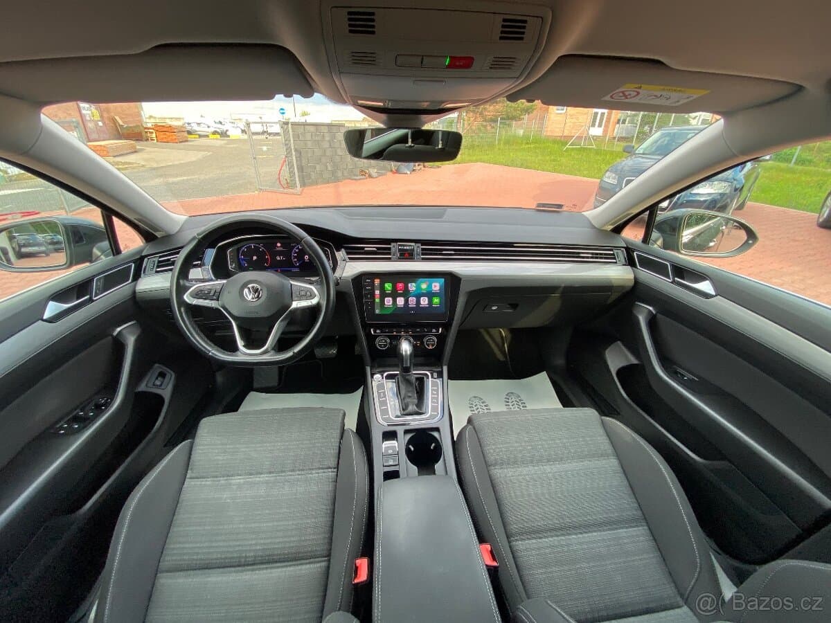 2019 Volkswagen PASSAT - 17