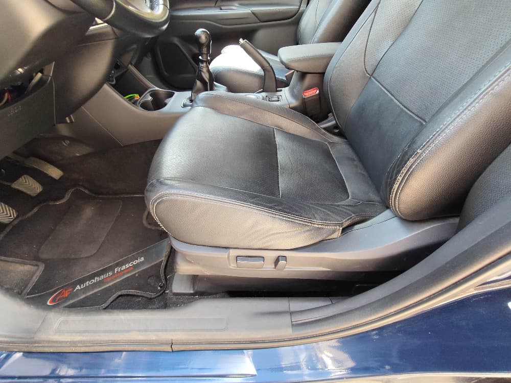 2014 Mitsubishi OUTLANDER - 17