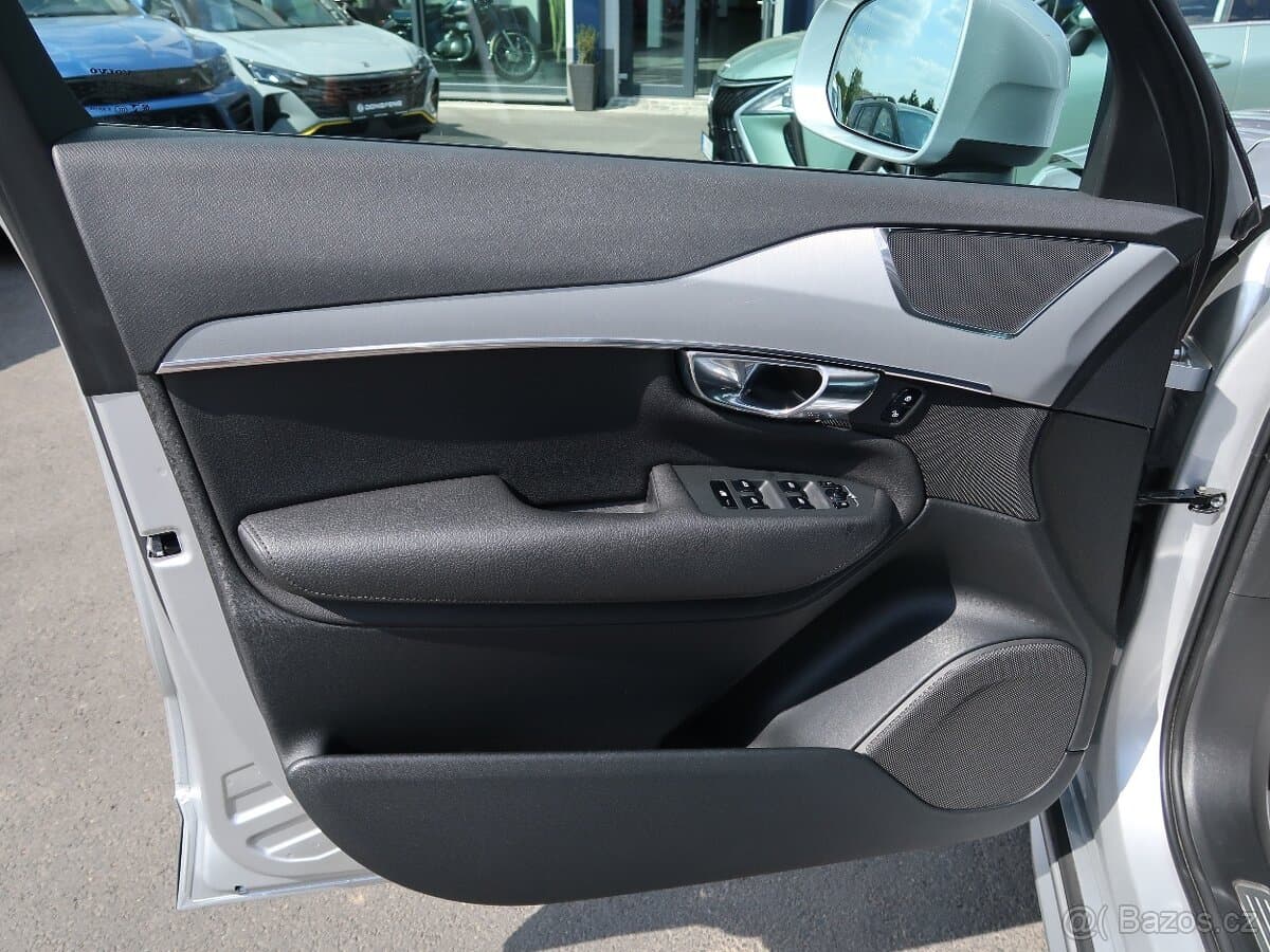 2021 Volvo XC90 - 17