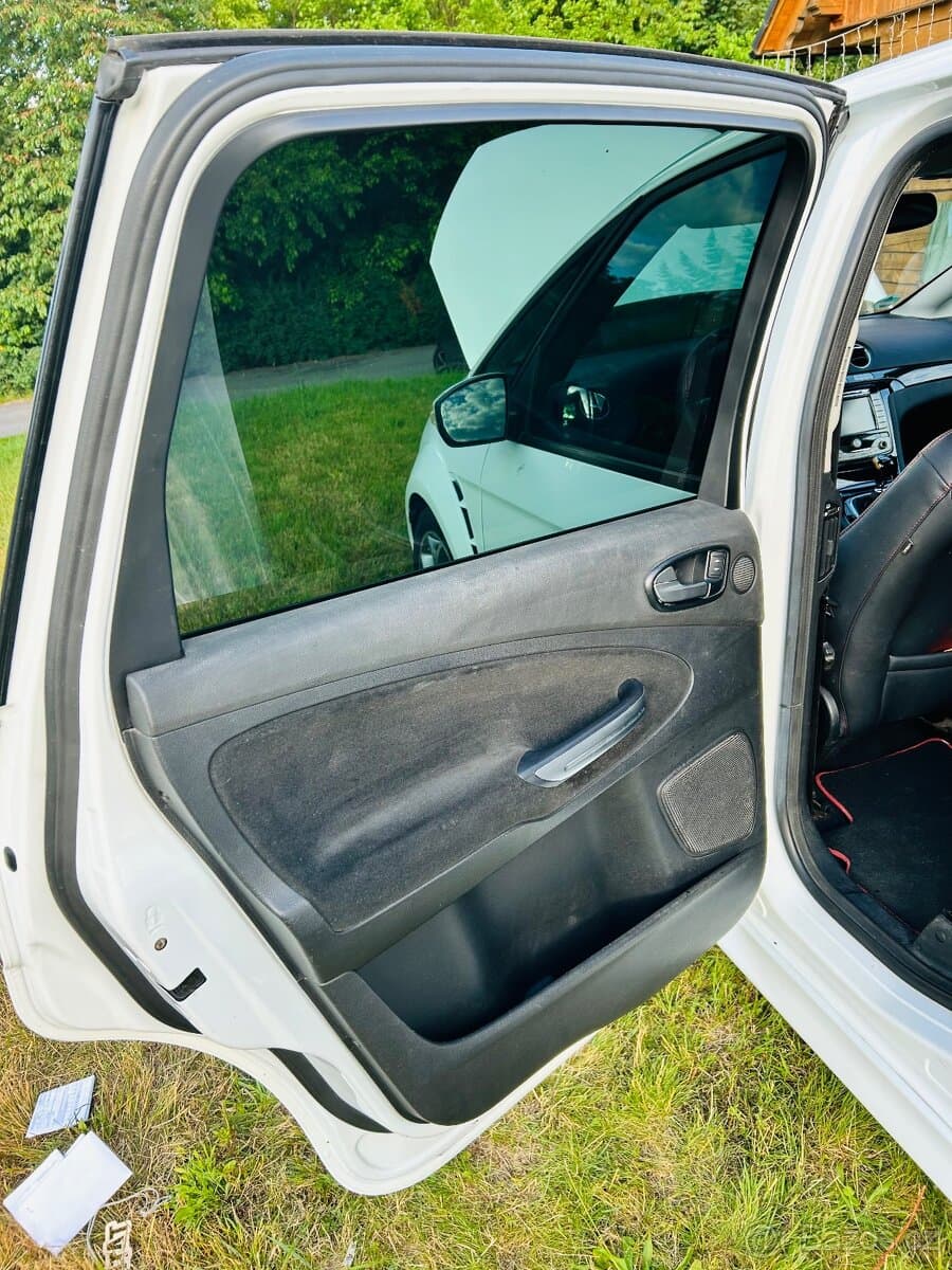 2008 Ford S-MAX - 17