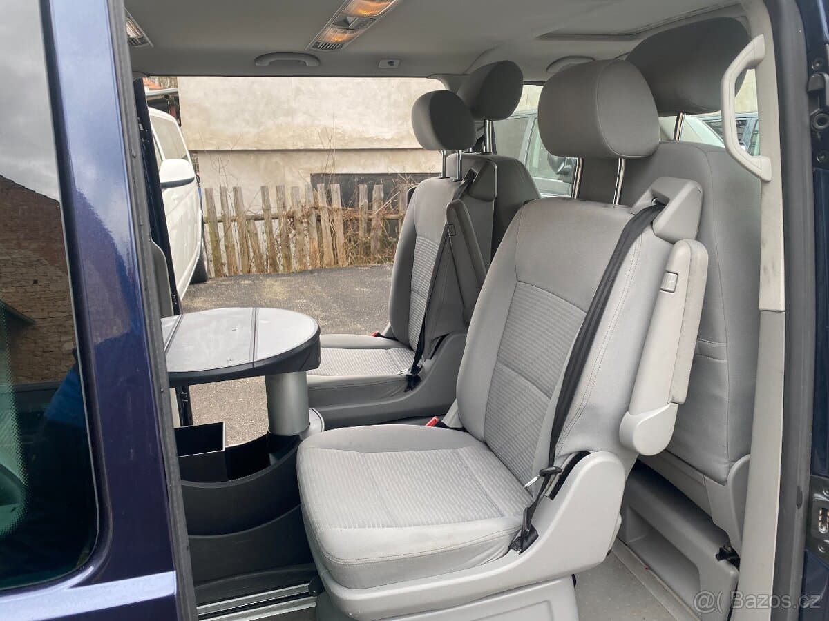 2010 Volkswagen MULTIVAN - 17