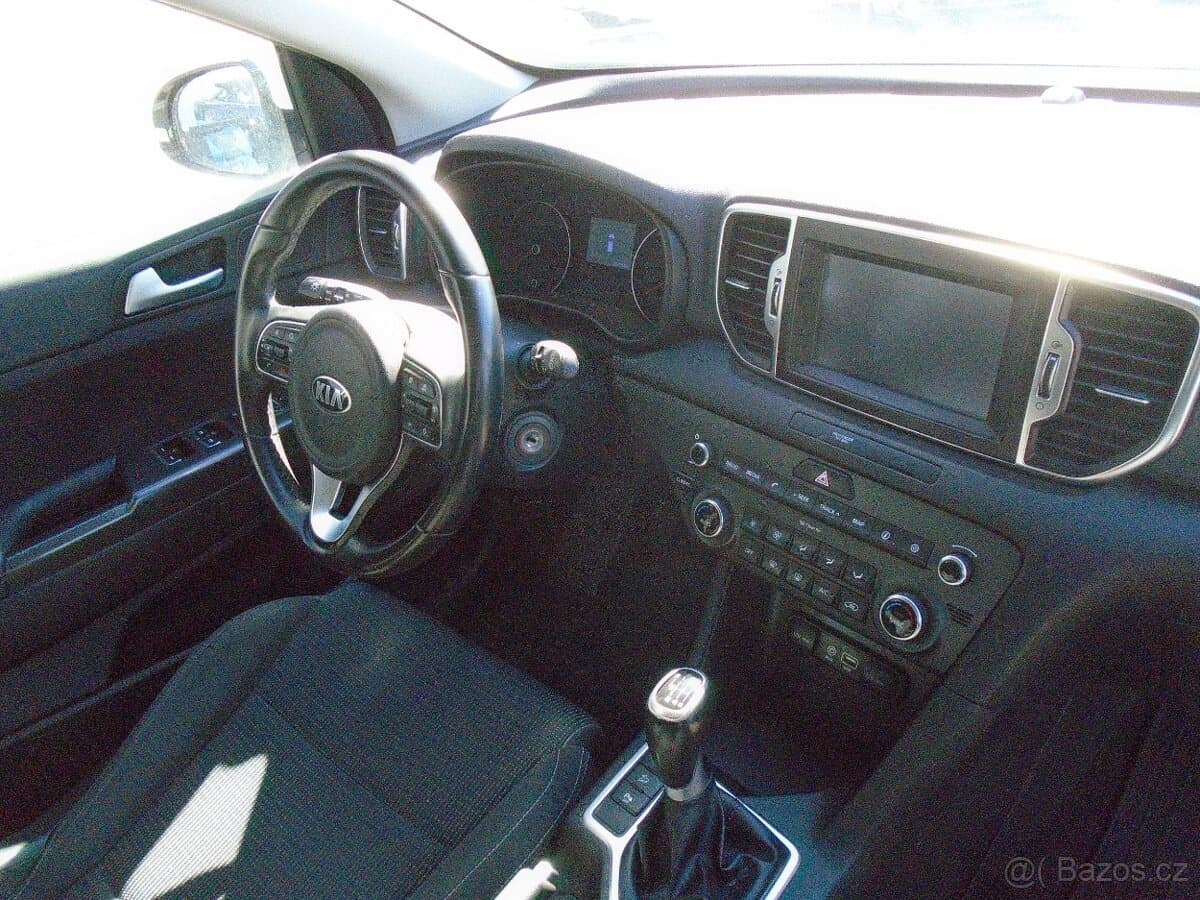 2017 Kia SPORTAGE - 17