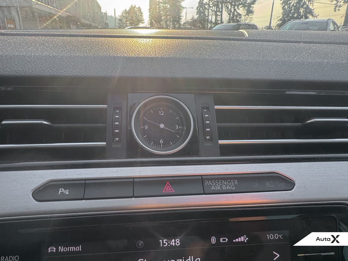 2019 Volkswagen PASSAT - 17