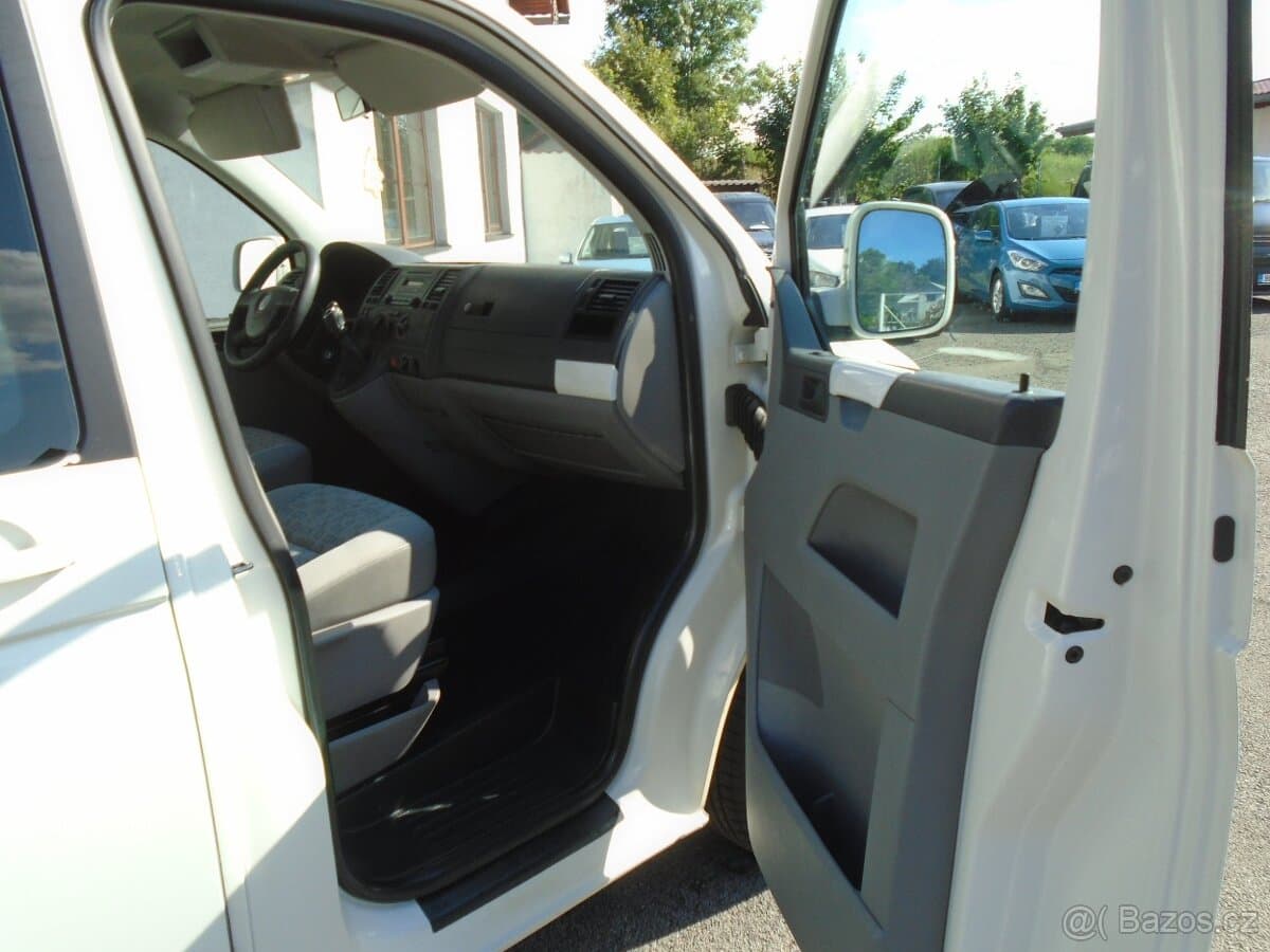 2009 Volkswagen CARAVELLE - 17
