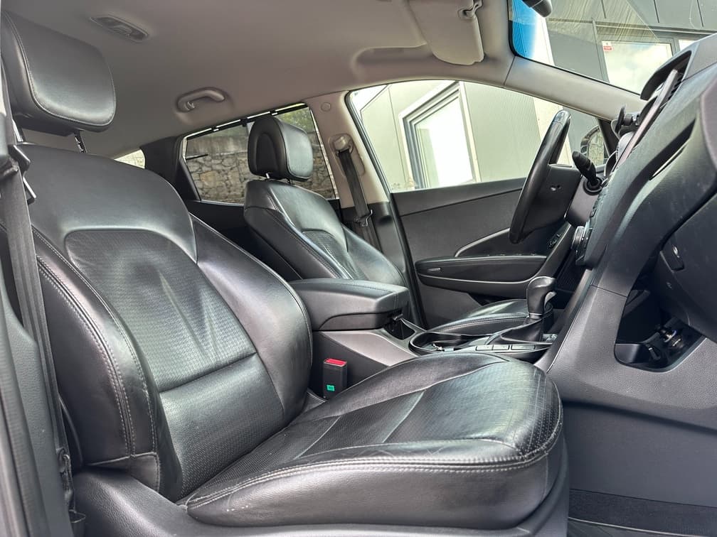 2013 Hyundai SANTA FE - 17