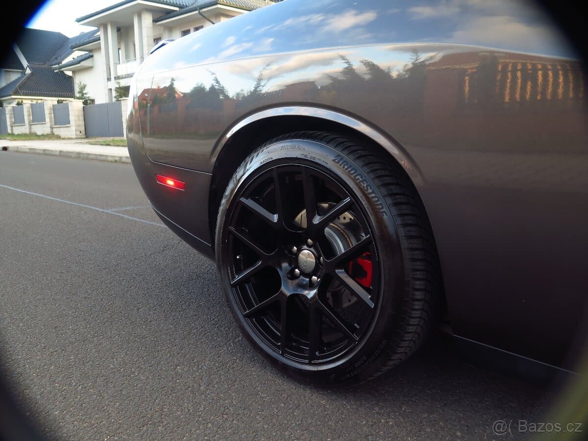 2015 Dodge CHALLENGER - 17