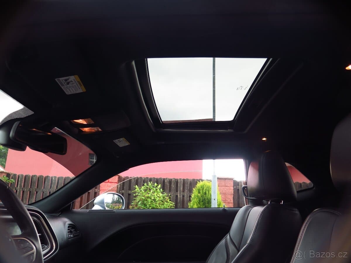 2018 Dodge CHALLENGER - 17