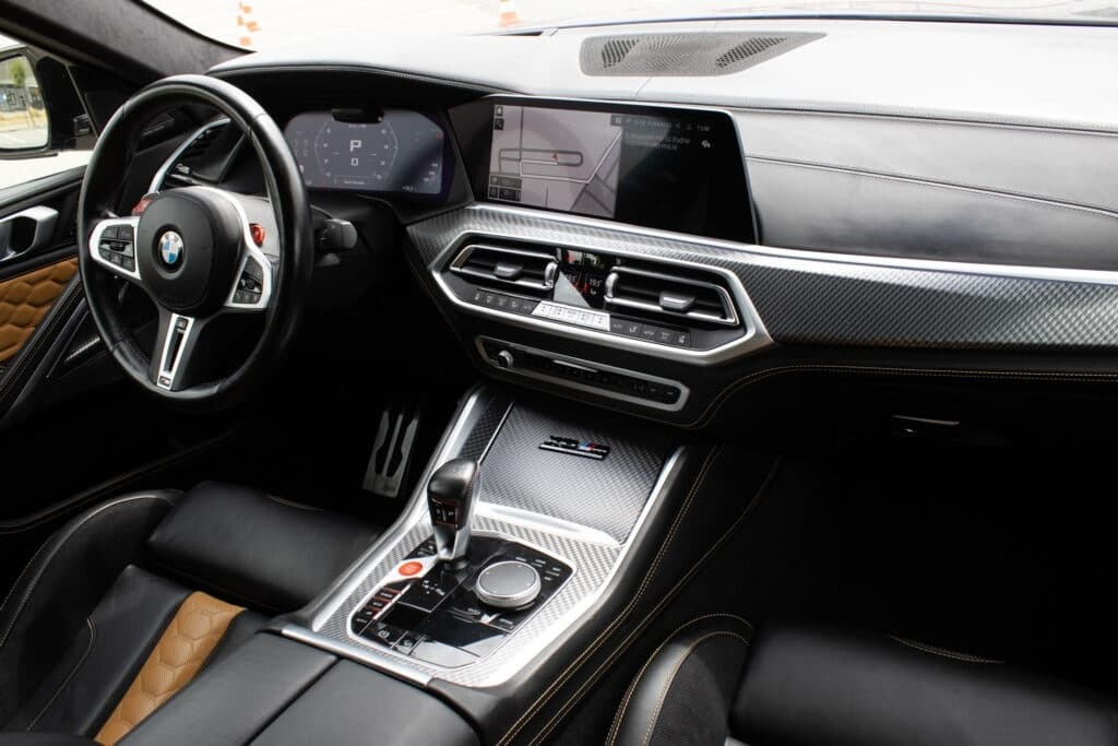 2021 BMW X6 - 17