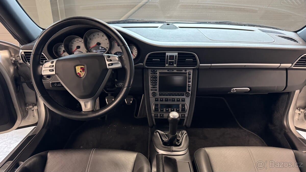 2005 Porsche 911 - 17