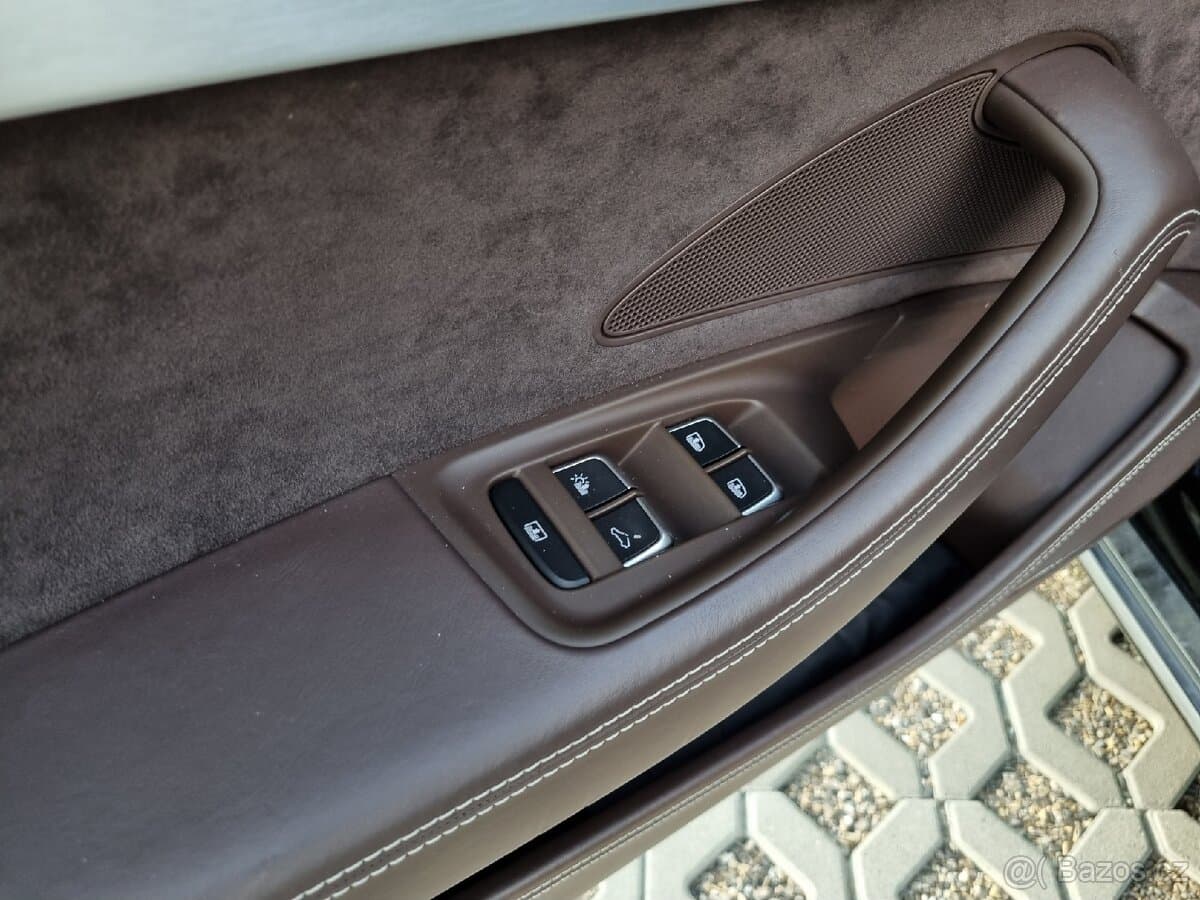 2013 Audi A8 - 17