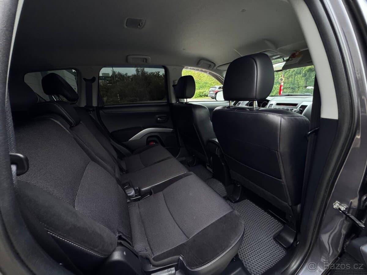 2011 Mitsubishi OUTLANDER - 17
