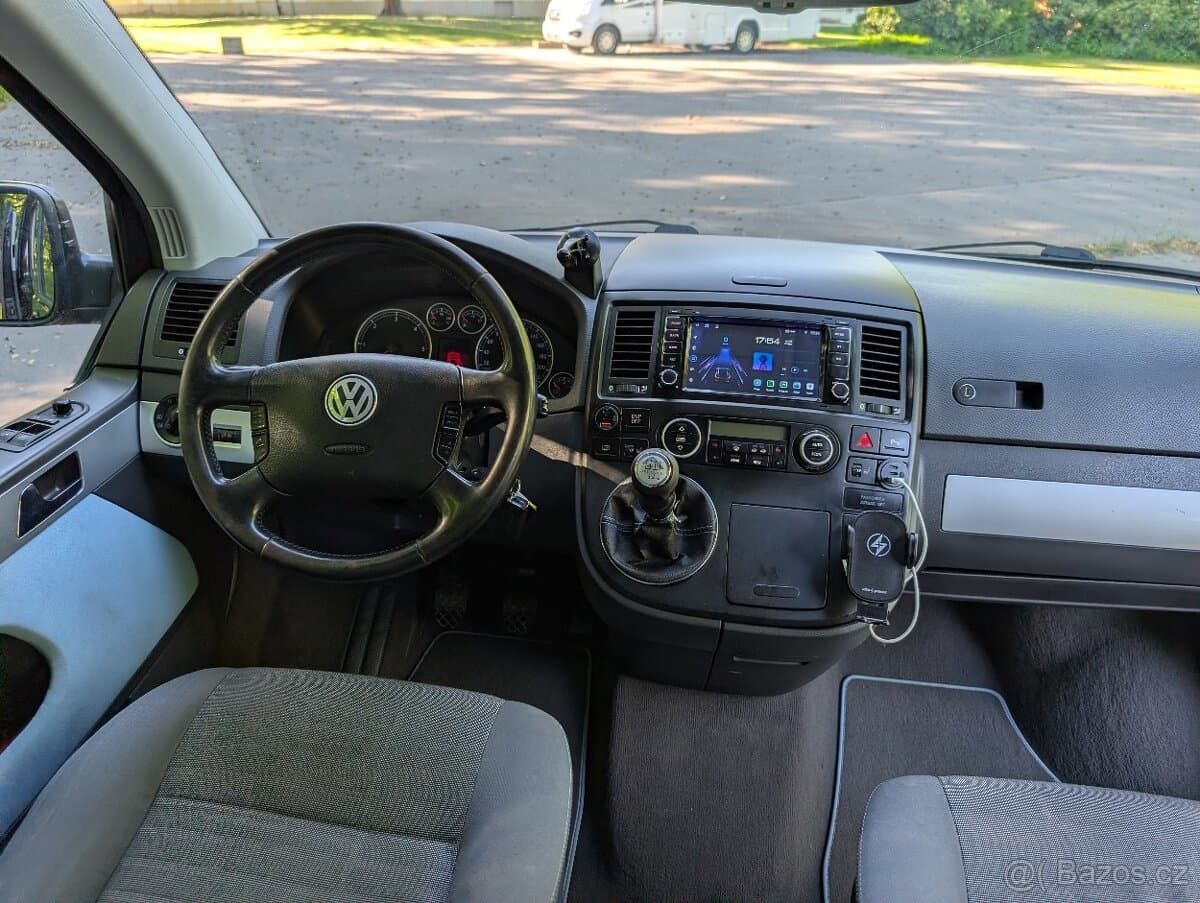 Volkswagen MULTIVAN - 17