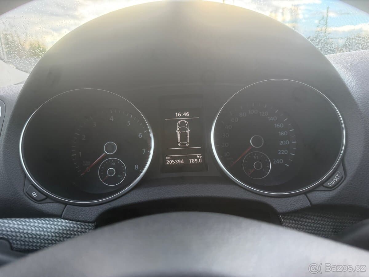 2012 Volkswagen GOLF - 17