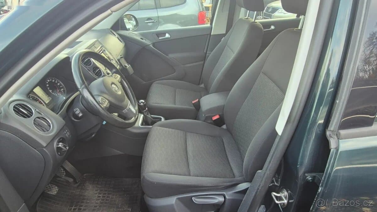 2012 Volkswagen TIGUAN - 17