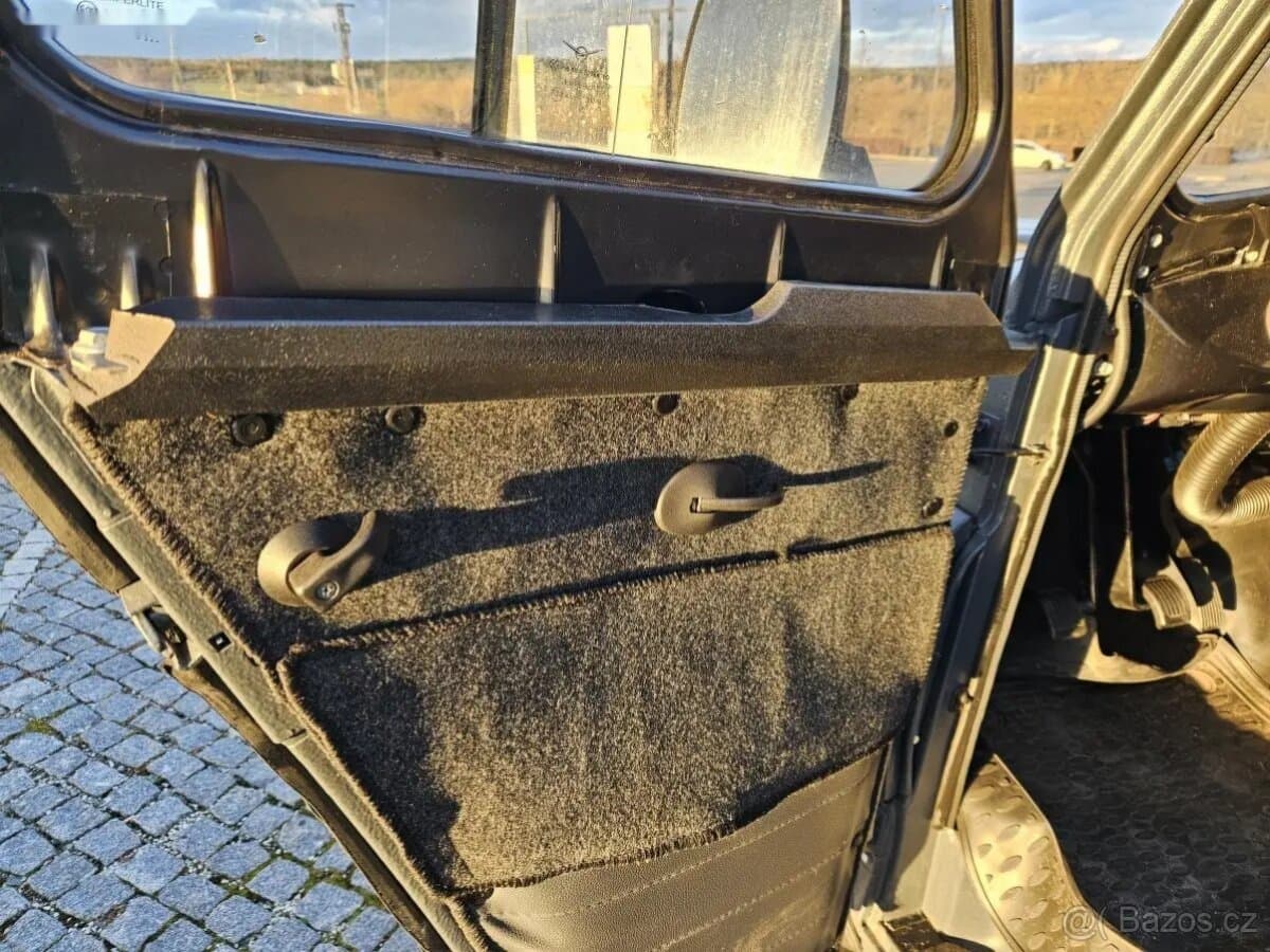 2016 UAZ HUNTER - 17