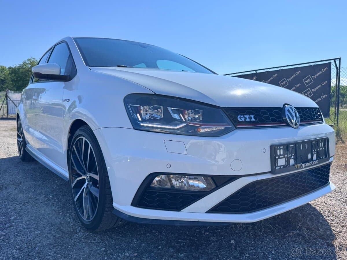 2015 Volkswagen POLO - 17
