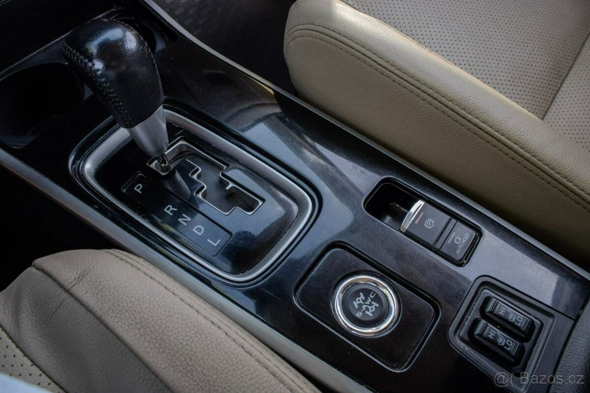 2018 Mitsubishi OUTLANDER - 17