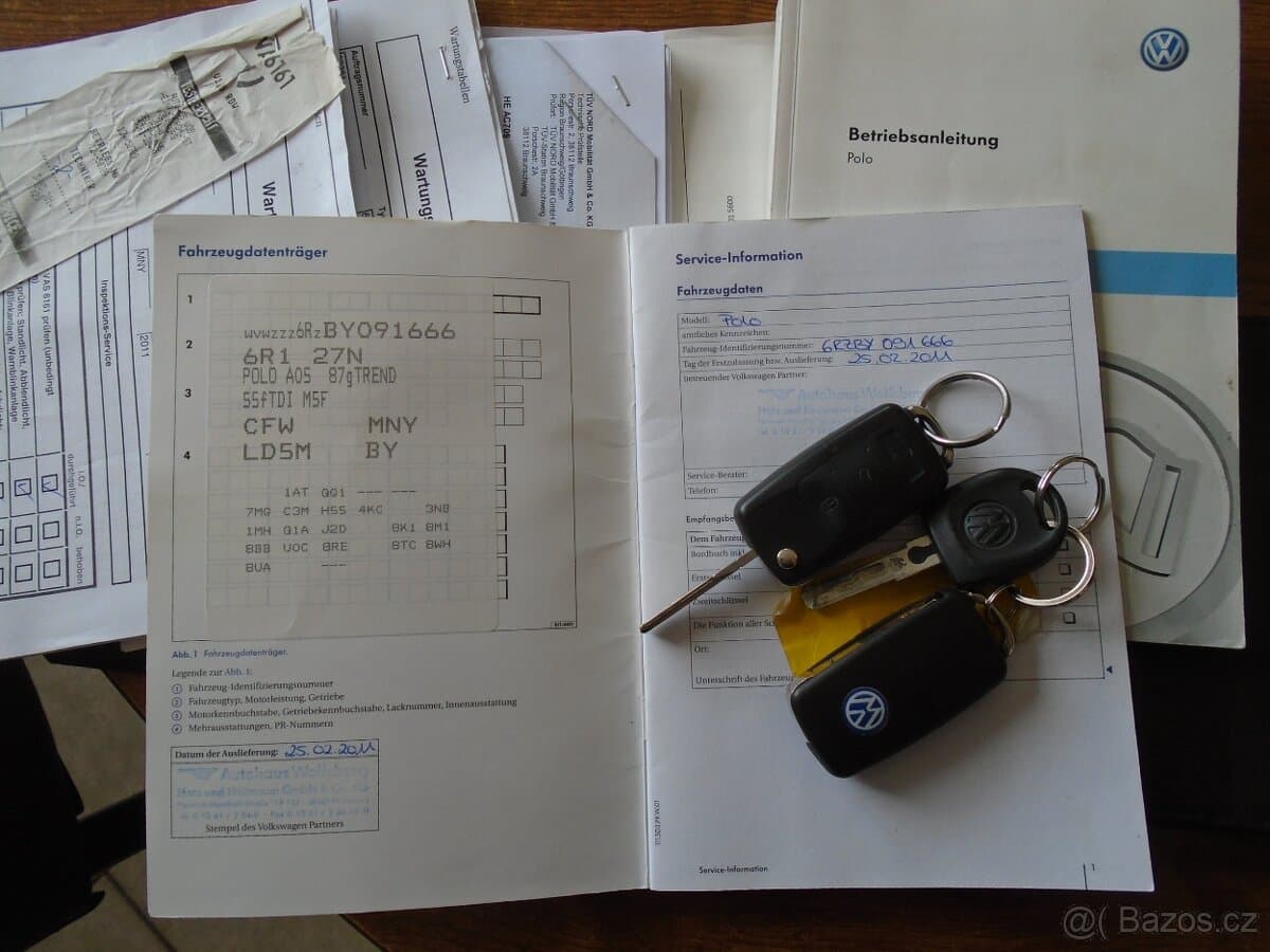 2011 Volkswagen POLO - 17