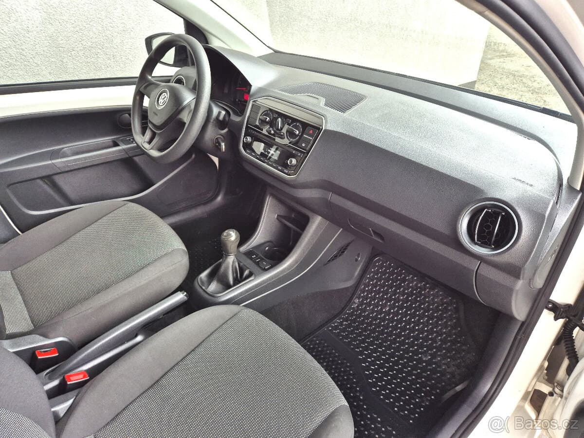 2018 Volkswagen UP! - 17