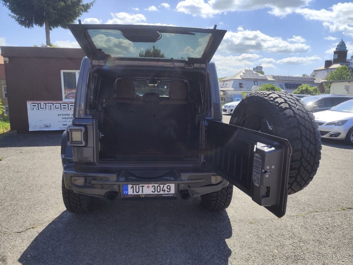 2022 Jeep WRANGLER - 17