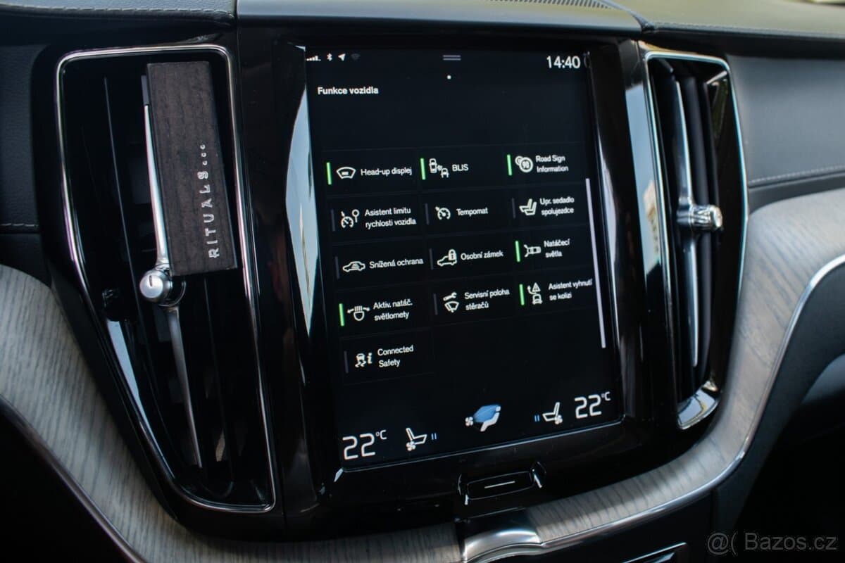 2018 Volvo XC60 - 17
