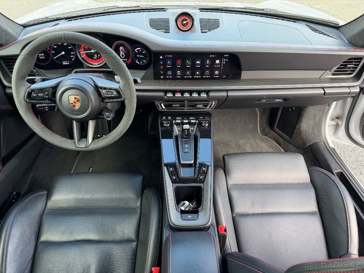 2023 Porsche 911 - 17