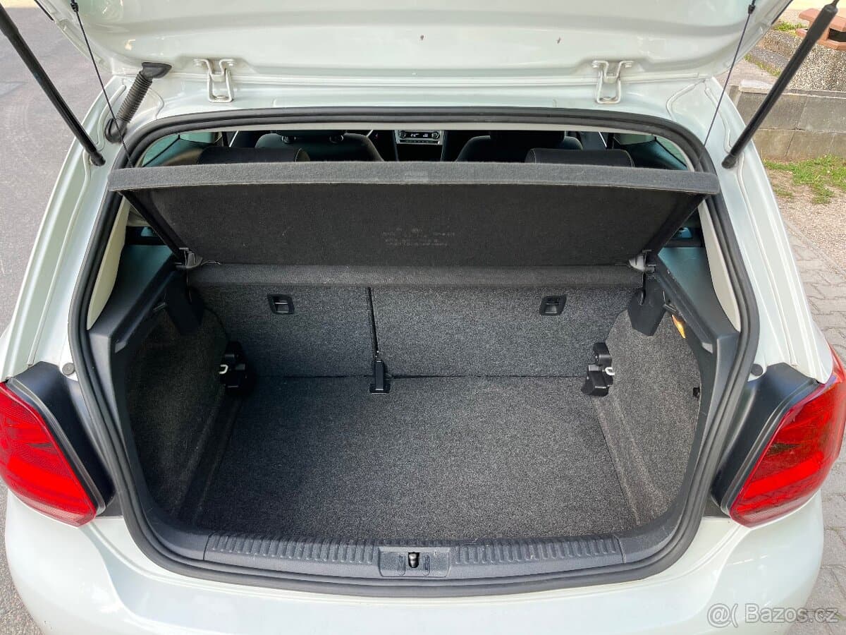 2016 Volkswagen POLO - 17