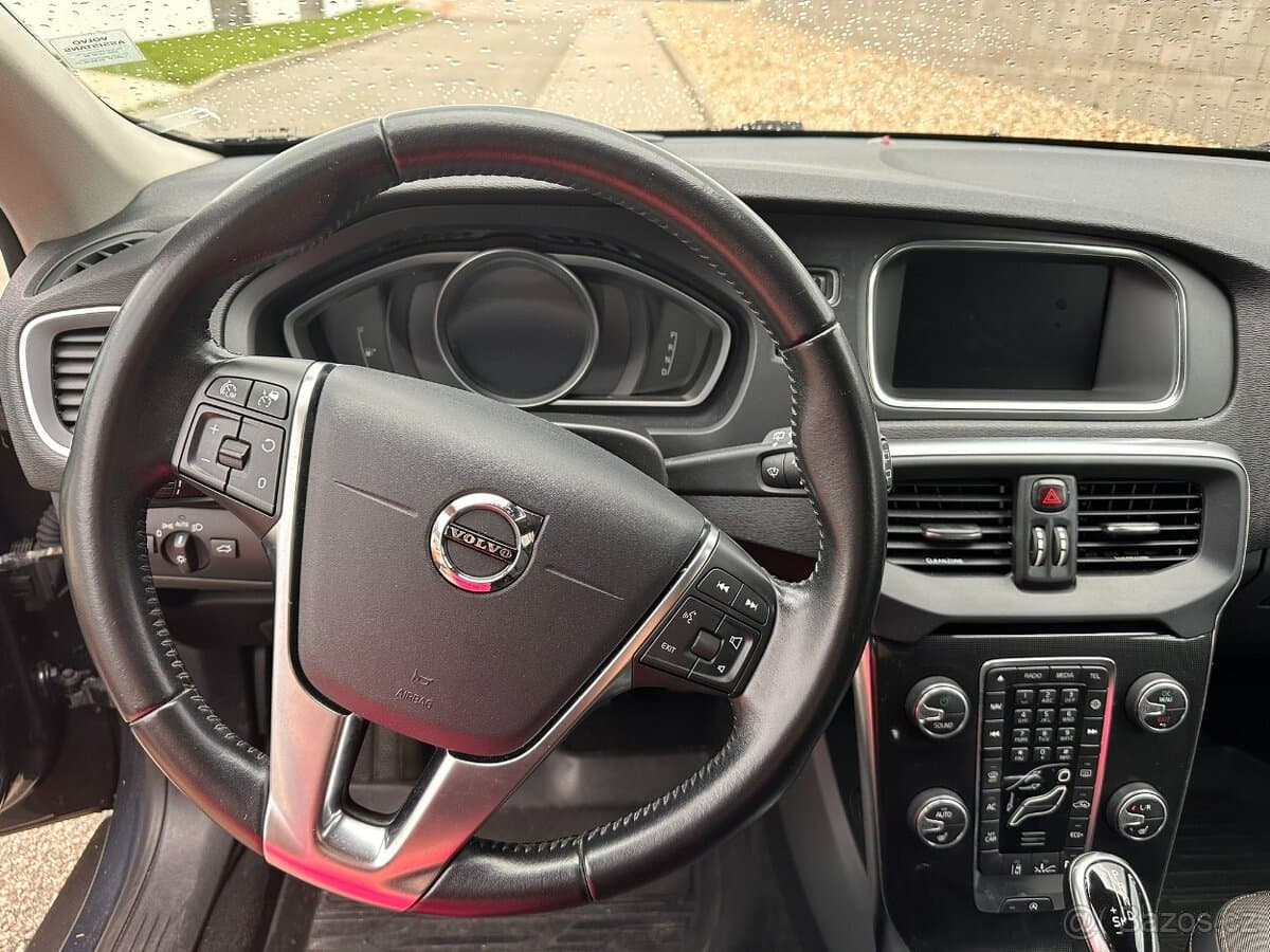 2016 Volvo V40 - 17