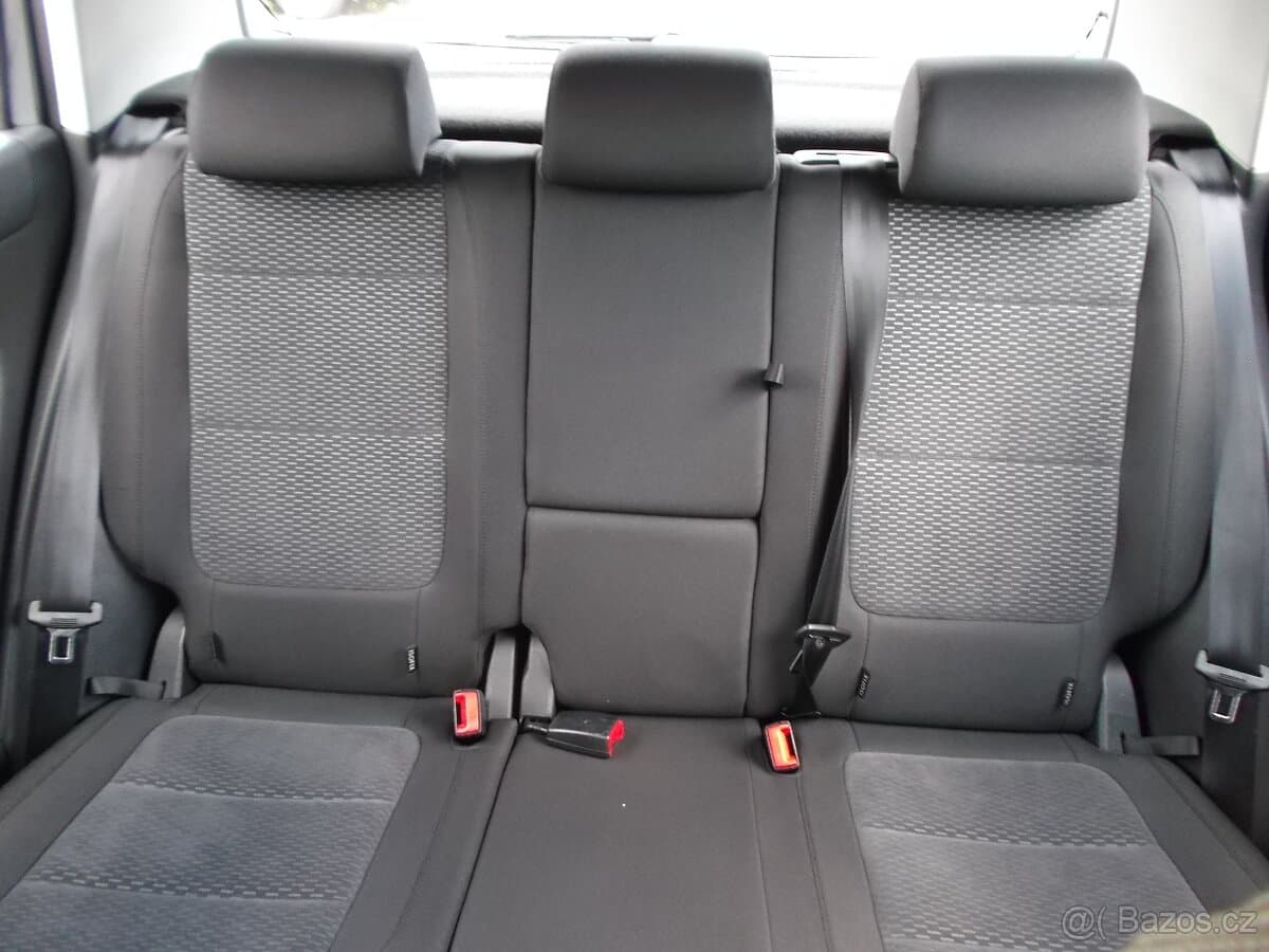2010 Volkswagen GOLF - 17