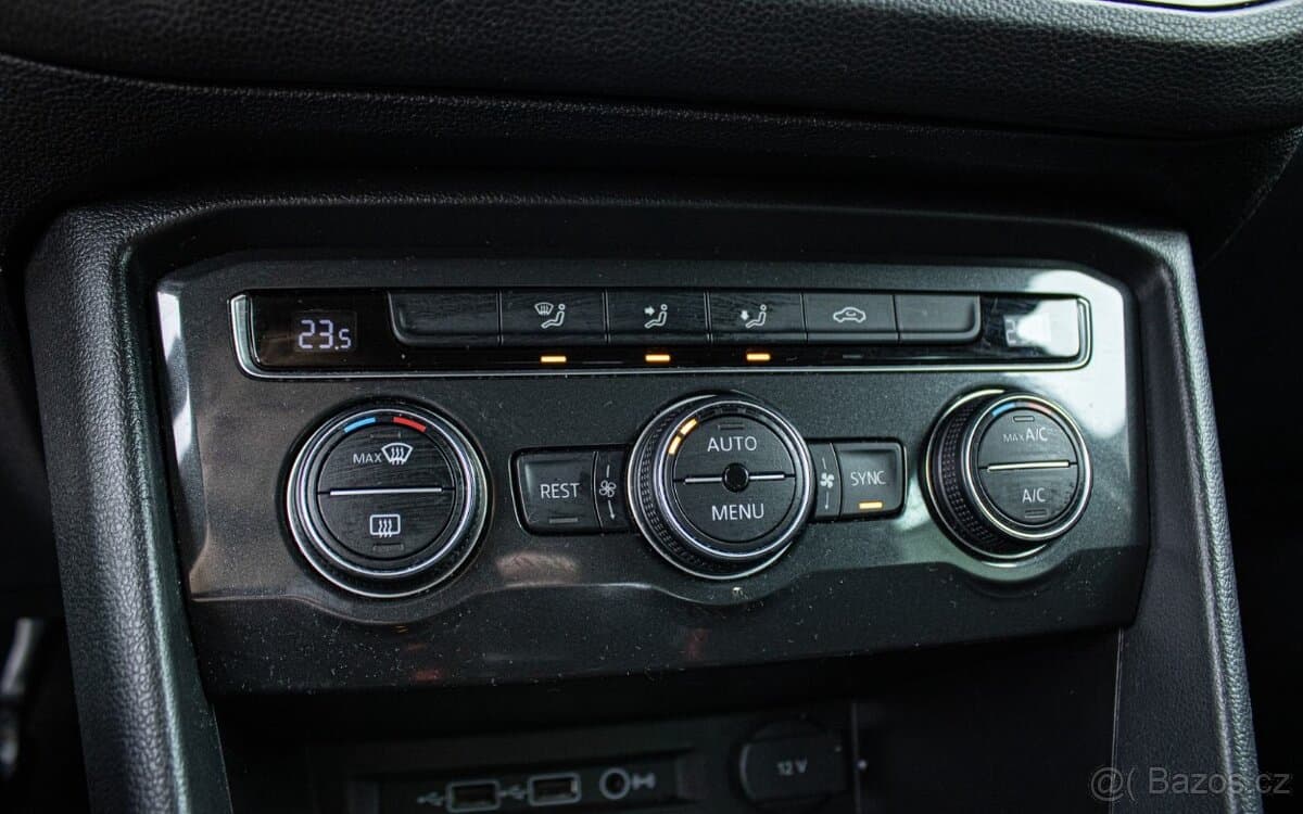 2018 Volkswagen TIGUAN - 17
