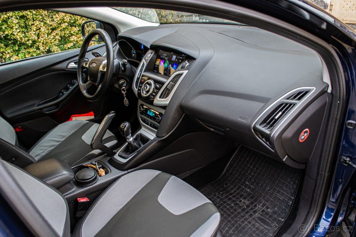 2012 Ford FOCUS - 17