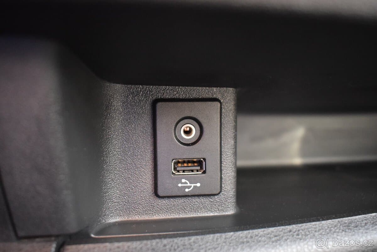 2015 Nissan MICRA - 17