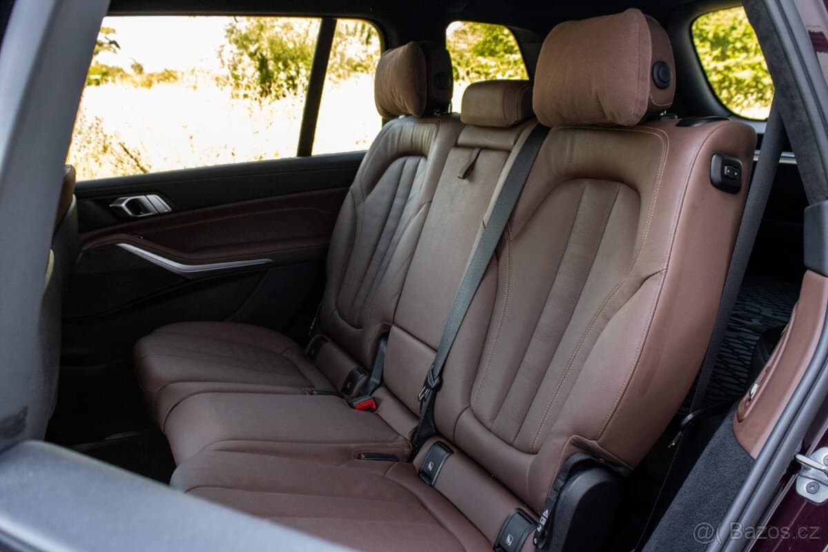 2022 BMW X7 - 17