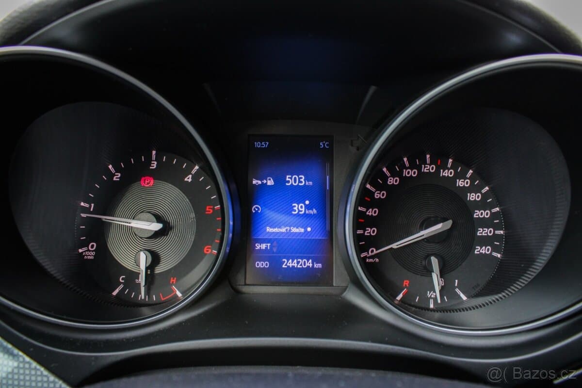 2015 Toyota AVENSIS - 17