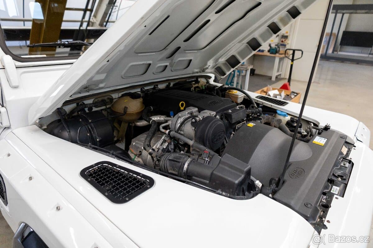 2014 Land Rover DEFENDER - 17