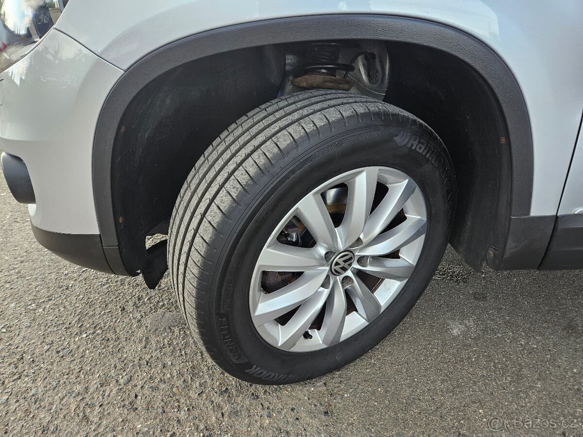 2012 Volkswagen TIGUAN - 17