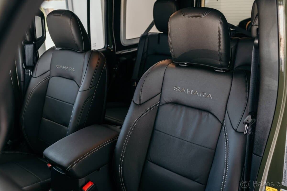 2022 Jeep WRANGLER - 17