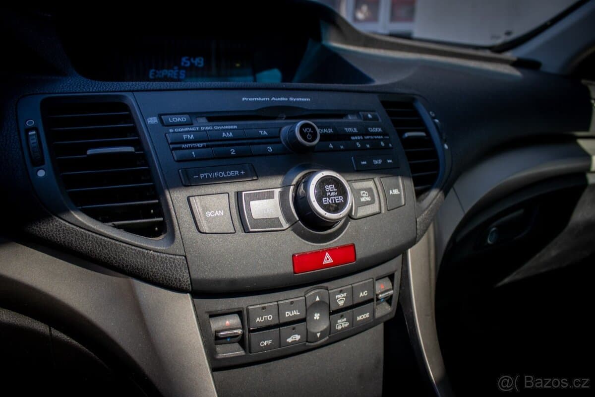 2009 Honda ACCORD - 17